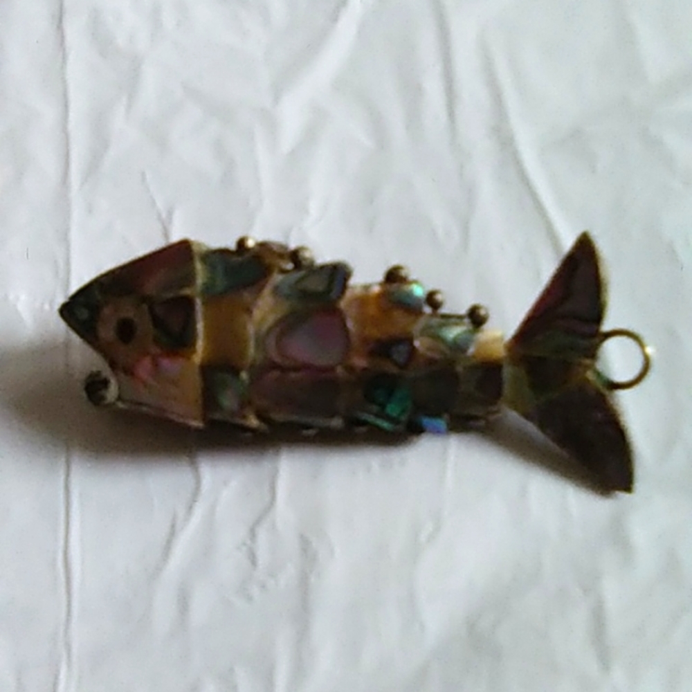 Fish Pendant Necklace - Picture 5 of 7
